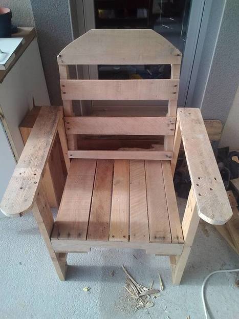 Modern-twist Pallet Adirondack Chair | 1001 Pallets ideas ! | Scoop.it