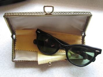 Vintage 1969 Women's Sunglasses with Case, Sales Receipt and Original Cleaning Cloth! | Antiques & Vintage Collectibles | Scoop.it