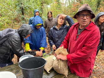 Moustey&nbsp;: des b&eacute;n&eacute;voles s&rsquo;associent au geai des ch&ecirc;nes pour favoriser la biodiversit&eacute; en for&ecirc;t | Landes - Conseils municipaux & communautaires | Scoop.it