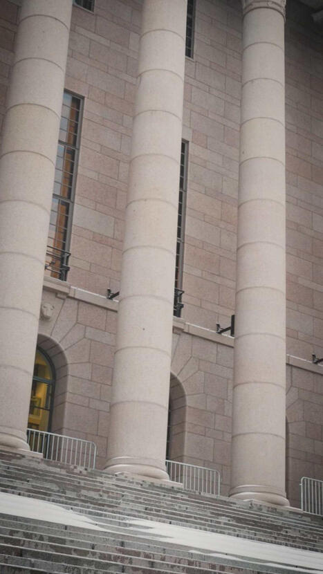 Assistenter: Ol&auml;mpligt beteende i riksdagen | Korta videor | 1Uutiset - Lukemisen t&auml;hden | Scoop.it