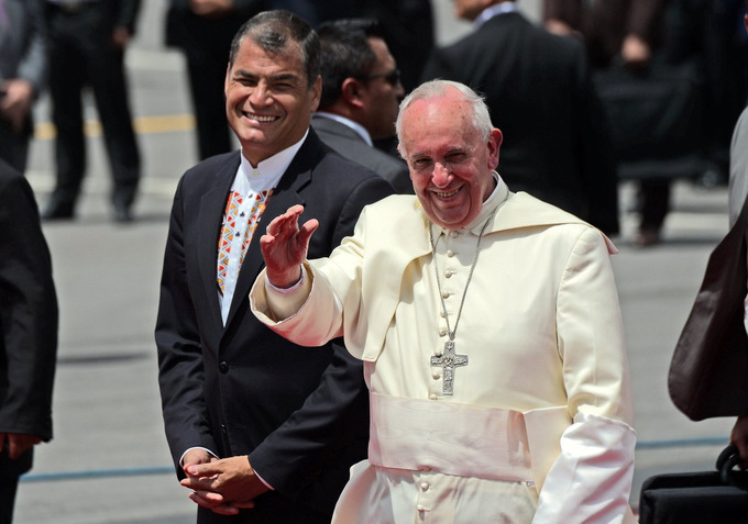 Pope Francis' visit a respite for embattled Ecuadorean president - LA Times - Los Angeles Times | real utopias | Scoop.it