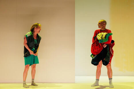 Paradoxe : Le poème auto-fictionnel et surréaliste de Guillaume Vincent et Florence Janas | Revue de presse théâtre | Scoop.it