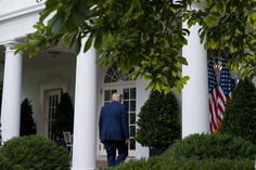 Facing Two Crises, Donald Trump Goes AWOL - Bloomberg | GeoPolitics Report | Scoop.it