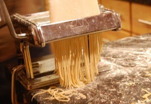 Basisrecept voor pasta deeg | Recepten | Lekker Tafelen | Online FoodMagazine | La Cucina Italiana - De Italiaanse Keuken - The Italian Kitchen | Scoop.it