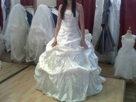 Robe de mariée neuve - Rhône | Robes de mariée d'occasion | Scoop.it