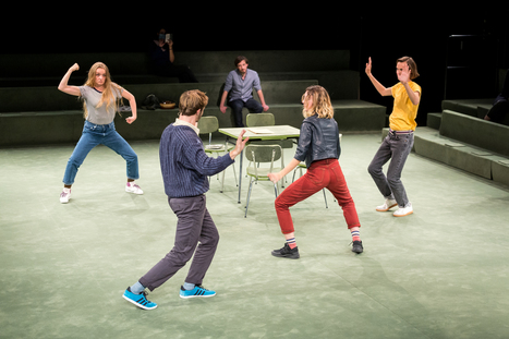 Ton Père, d’après le roman de Christophe Honoré, adaptation et mise en scène de Thomas Quillardet – Festival d’Automne à Paris. Spectacle à partir de 15 ans. | Revue de presse théâtre | Scoop.it