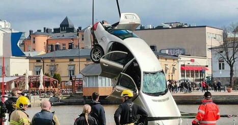 Auto suistui jokeen Porvoossa – sukeltajat pelastivat naisen veden alta | Uutisia lyhyesti | Yle | 1Uutiset - Lukemisen tähden | Scoop.it