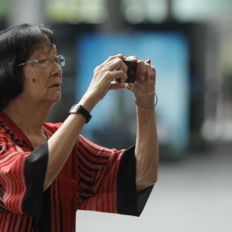 Intuitive iPhone Apps Target Smartphone-Wary Seniors | Communications Major | Scoop.it
