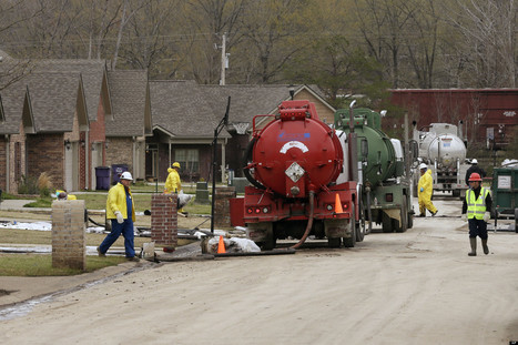 Fake Exxon Twitter Account Mocks Arkansas Spill Response | Public Relations & Social Marketing Insight | Scoop.it