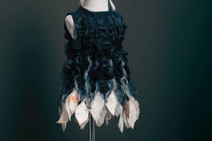 Clothes made from living fungi can clean and repair themselves | The Health Report | Scoop.it