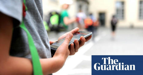 ‘Much easier to say no’: Irish town unites in smartphone ban for young children | Smartphones | The Guardian | Plusieurs idées pour la gestion d'une ville comme Namur | Scoop.it