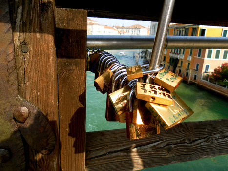 Things to do in Venice: help locals to fight love padlocks | Vacanza In Italia - Vakantie In Italie - Holiday In Italy | Scoop.it