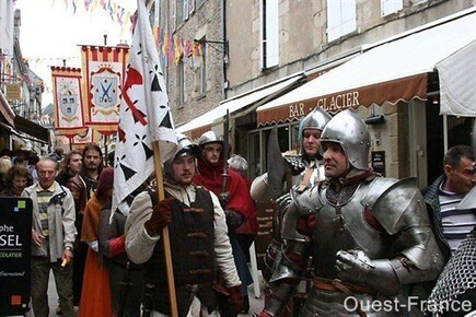 Un défilé en costume au départ du château | infos-web | Scoop.it