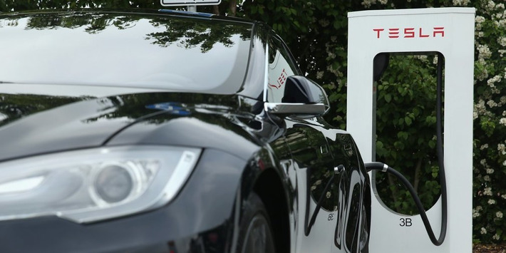 Tesla is about to repeat history &mdash; and that's not a good thing | Business Report - Making A Difference | Scoop.it