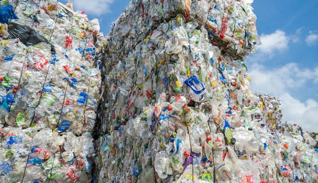 Choc des microplastiques, les usines de recyclage du plastique les diffusent