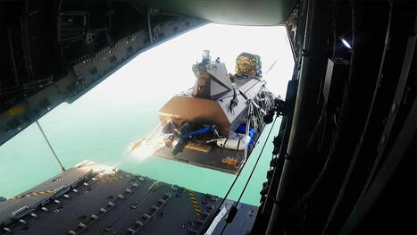 Royal Navy Perform First-Ever Airdrops of Unmanned Boats Over North Sea | DEFENSE NEWS | Scoop.it