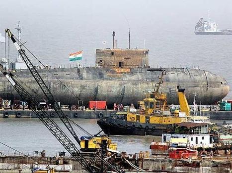Des photos du sous-marin indien INS Sindhurakshak (Projet 877EKM) renfloué 10 mois après son accident | Newsletter navale | Scoop.it