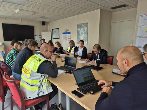 Lons-le-Saunier. Exercice de crise d'envergure à l’hôpital  pour se préparer à gérer l'afflux massif de victimes, sur la base d'un scénario d'accident grave en centre-ville. #gestiondecrise | Gestion de crise | Scoop.it