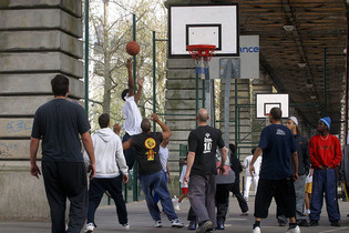 [Sport urbanisme] Quel rôle pour les pouvoirs publics et les acteurs privés en matière de sport dans les espaces urbains métropolitains? | Une semaine d'actu - Newsletter de veille de l'AURH | Scoop.it