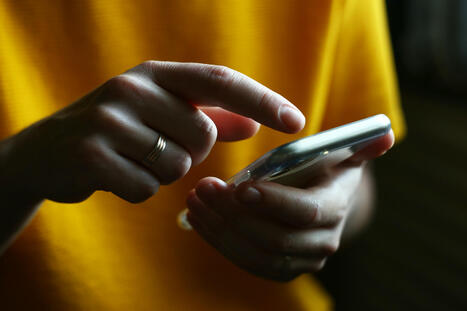 Réseaux sociaux : comment scroller nuit à notre santé mentale… | Comportements digitaux | Scoop.it