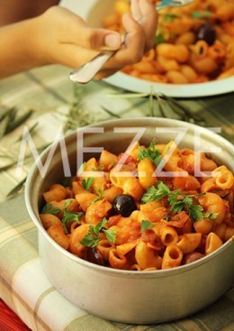 Pasta u pikantnom paradajz sosu sa tunom | MEZZE | КУВАР | Scoop.it