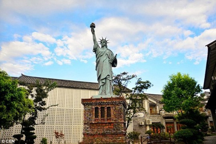 Luxury hotel in China unveils Statue of Liberty replica in Dali | Daily Mail Online | The UHNW Lifestyle Report | Scoop.it