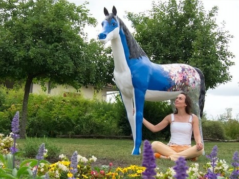 Horse Sculpture Decoration Made With Old CDs & DVDS | 1001 Recycling Ideas ! | Scoop.it