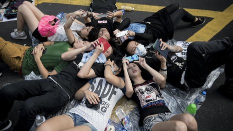 How Hong Kong Protesters Are Connecting, Without Cell Or Wi-Fi Networks | Peer2Politics | Scoop.it