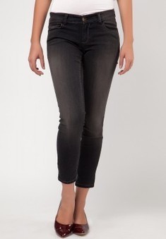 What can you wear to look slimmer and sleek? How can I Look Slimmer? | Indian Fashion Updates | Scoop.it