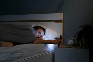 3 Mental Tricks To Fall Asleep When Your Mind Is Racing | The Psychogenyx News Feed | Scoop.it