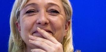 Politique France: Marine Le Pen se paye la tête de deux journalistes | Actualités France | Scoop.it