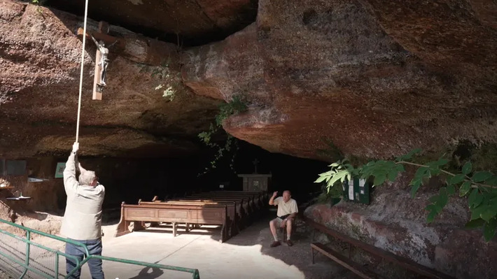 INSOLITE. A la découverte de la grotte qui guérissait les danseurs fous | Thématique Humanisme rhénan | Scoop.it