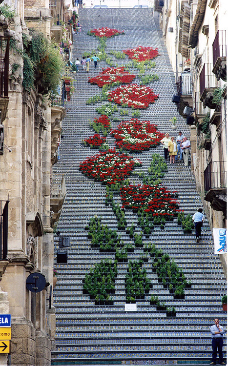 A Historic Staircase in Caltagirone, Sicily Used as a Backdrop for ... | Sicily Vacations | Scoop.it