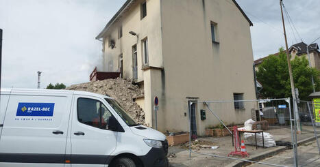 Amb&eacute;rieu-en-Bugey. Place S&eacute;mard, l&rsquo;ancien b&acirc;timent de La Poste sera le dernier &agrave; &ecirc;tre d&eacute;moli (Acc&egrave;s r&eacute;serv&eacute; aux abonn&eacute;s) | L'Architecture, l'Urbanisme, l'Environnement, le Paysage et le Patrimoine... vus par le CAUE de l'Ain. | Scoop.it