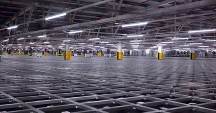 Video shows Ocado warehouse technology that Sobeys has acquired to prepare #grocery orders is based on an army of small #robots working on 3D hive | WHY IT MATTERS: Digital Transformation | Scoop.it