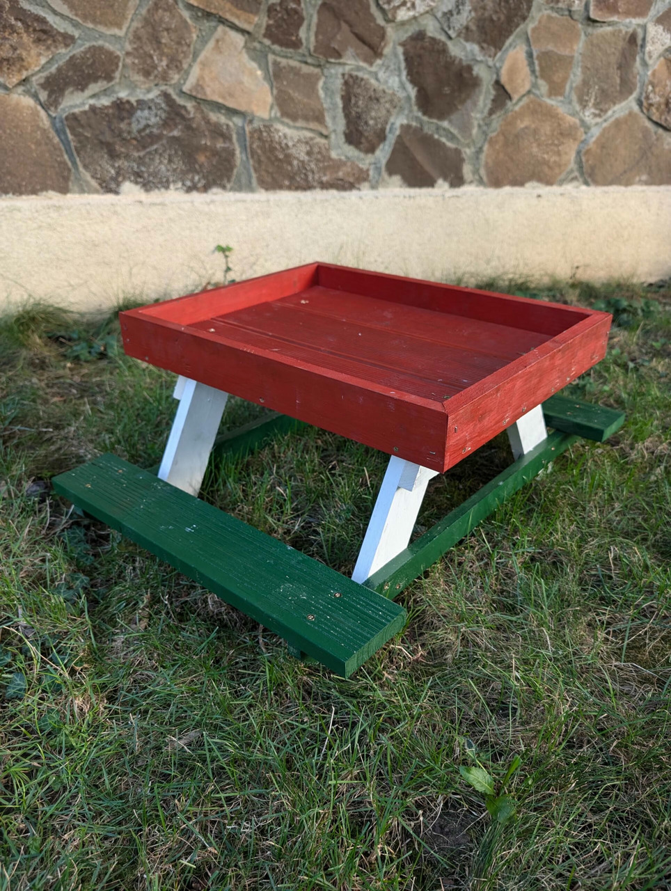 How to Build a Chicken Picnic Table | Garden Plans | Scoop.it
