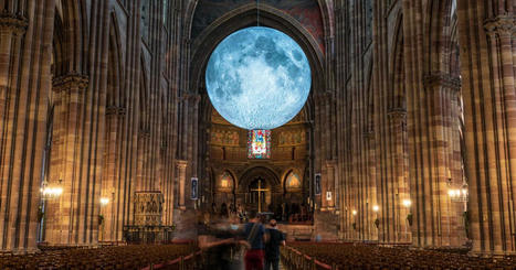À Strasbourg, une gigantesque lune lévite dans la cathédrale | Landart, art environnemental | Scoop.it
