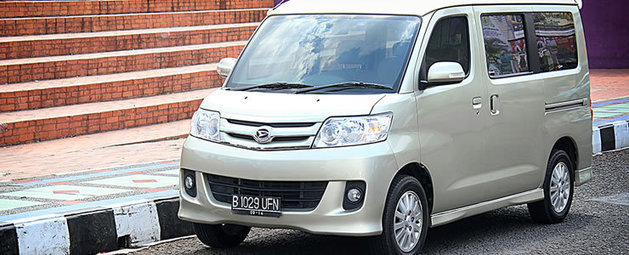 Daihatsu Luxio 1 5 X M Dunia Otomotif SCY A 