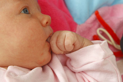 Nyt se on tutkittu: Silittely saa vauvan aivot hyrisemään | 1Uutiset - Lukemisen tähden | Scoop.it