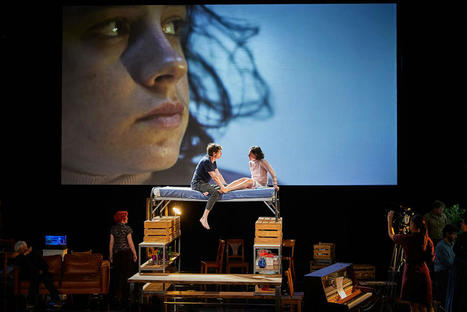 L'expérience du labyrinthe : Entre chien et loup de Christiane Jatahy | Revue de presse théâtre | Scoop.it
