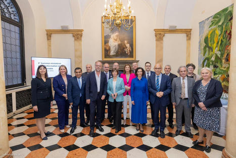 Several progress at the 2nd Summit for Information and Democracy&nbsp; | Journalism & Ethics | Scoop.it