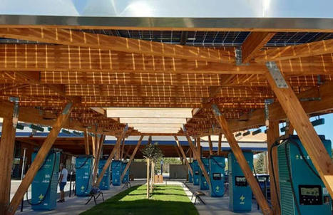 Le soleil brille pour les ombrières photovoltaïques en bois - forestopic.com | Architecture, maisons bois & bioclimatiques | Scoop.it