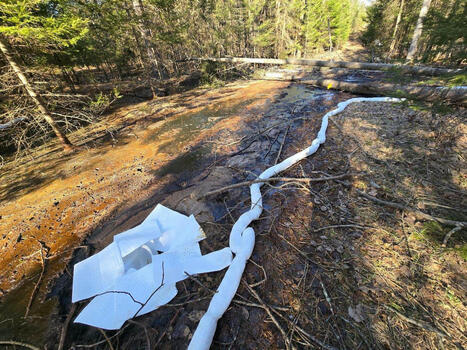 Crews respond to 50-barrel oil spill in Northern Michigan state forest - mlive.com  / le 19.04.2025 | Pollution accidentelle des eaux (+ déchets plastiques) | Scoop.it