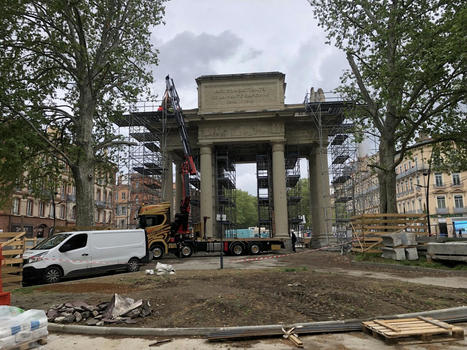 Toulouse. Pour soulever le Monument aux Morts à 2,5m du sol, les premières manœuvres | Toulouse La Ville Rose | Scoop.it
