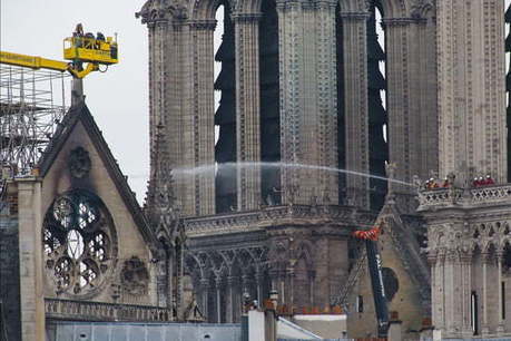 DIRECT - Notre-Dame de Paris : du nouveau sur les causes de l'incendie | J'écris mon premier roman | Scoop.it