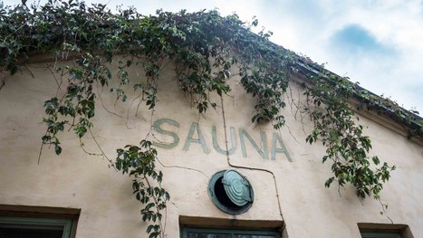 Tämän oven takana kolkutellaan jo varttia ennen avaamisaikaa: Suomen vanhin yleinen sauna lämpiää puutalojen keskellä Tampereen Pispalassa | Egenland | yle.fi | 1Uutiset - Lukemisen tähden | Scoop.it