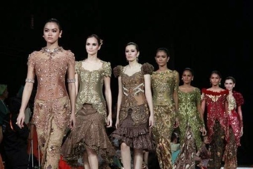 Kebaya Pengantin Jakarta  Desainer dan Penjahi