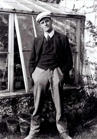 24 Photos Of Famous Authors When They Were Coming Of Age | Riddle Brook Publishing | Scoop.it