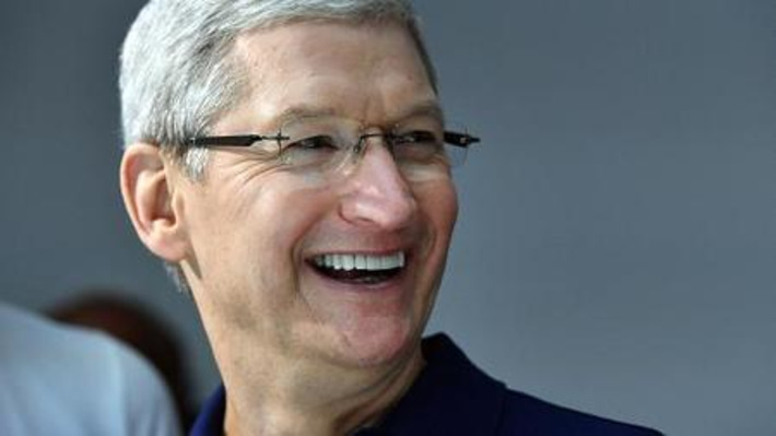 Tim Cook says wireless AirPods headphones don&rsquo;t fall out&hellip;even when he dances | Technology Report - Changing Our World | Scoop.it