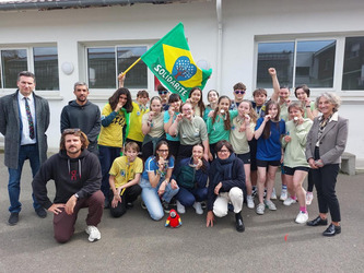 Mugron&nbsp;: les &eacute;l&egrave;ves du coll&egrave;ge Ren&eacute;-Soubaign&eacute; c&eacute;l&egrave;brent les valeurs de l&rsquo;olympisme | Landes - Conseils municipaux & communautaires | Scoop.it